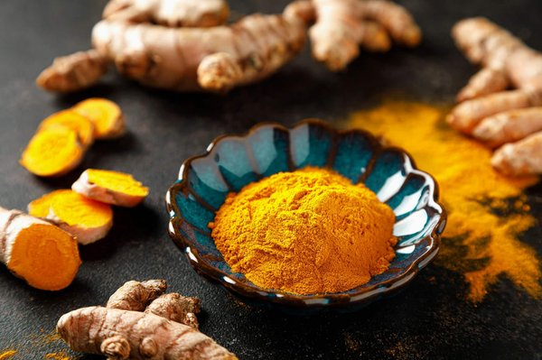 Comment intégrer le curcuma dans des recettes quotidiennes pour ses bienfaits santé?